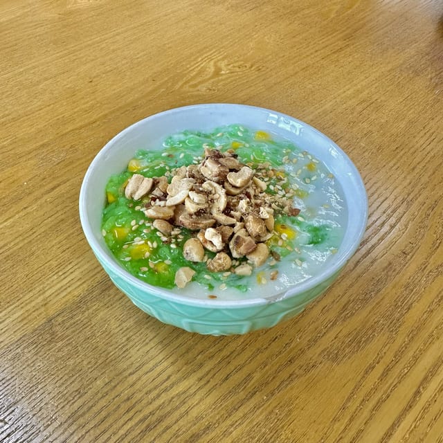 D3. Pandan Sticky Rice Pudding with Corn.