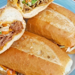 B7. Sesame Beef Sandwich