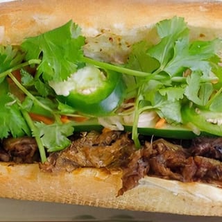 B2. Spicy Lemongrass Chicken Sandwich