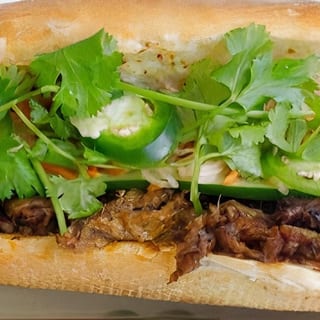 B2. Spicy Lemongrass Chicken Sandwich